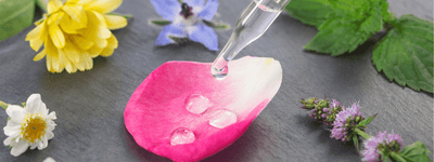 Letní květinová mánie – hydroláty se vám dostanou pod (na) kůži!